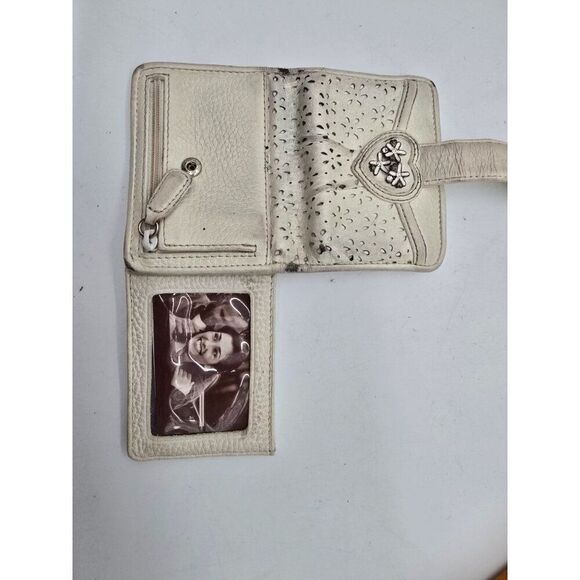 Brighton White Leather Floral Embossed Womens Wallet With Heart Detail & Multipl - Picture 7 of 7